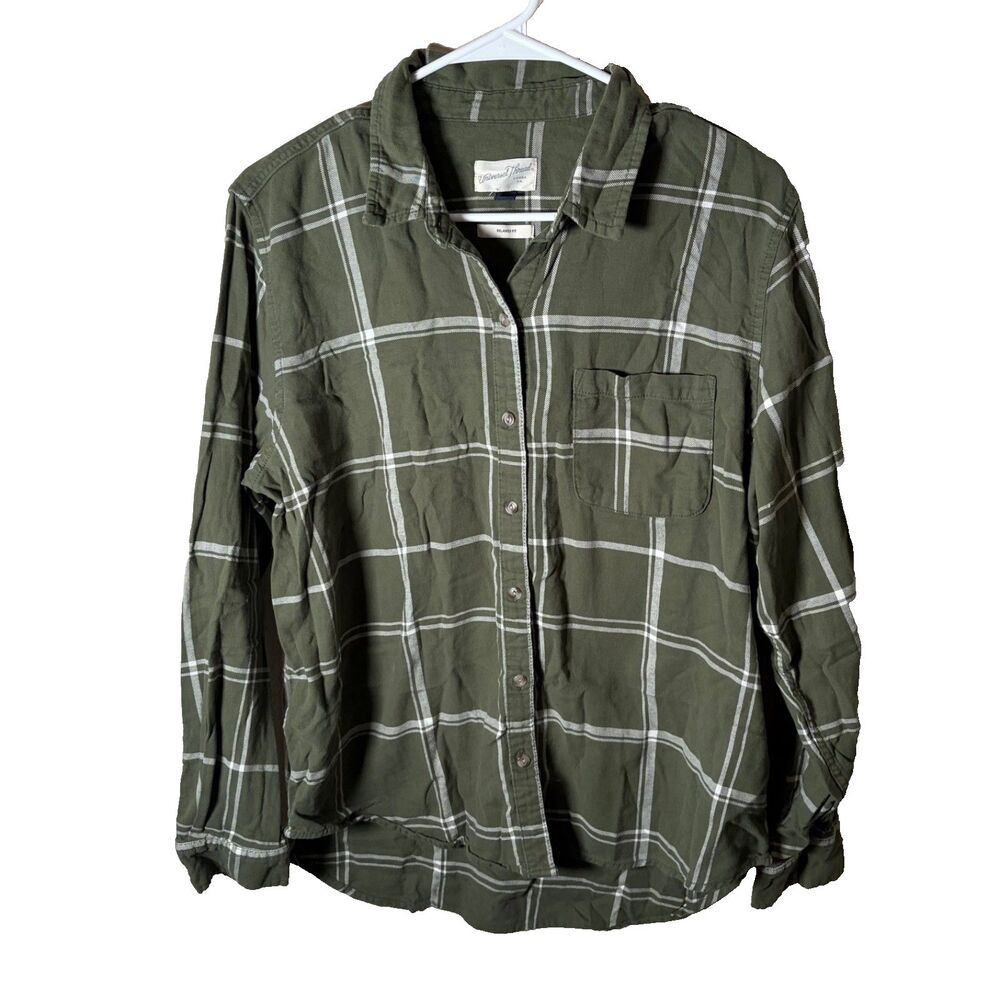 Universal Thread Shirt Women's Large Relaxed Fit Green Plaid Button Up Top
